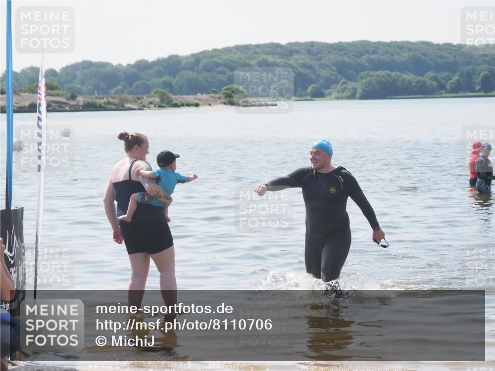 22.06.2025 - Viking Triathlon MichiJ http://msf.ph/oto/8110706 22.06.2025 11:06:19 Schwimmen 303 meine-sportfotos.de