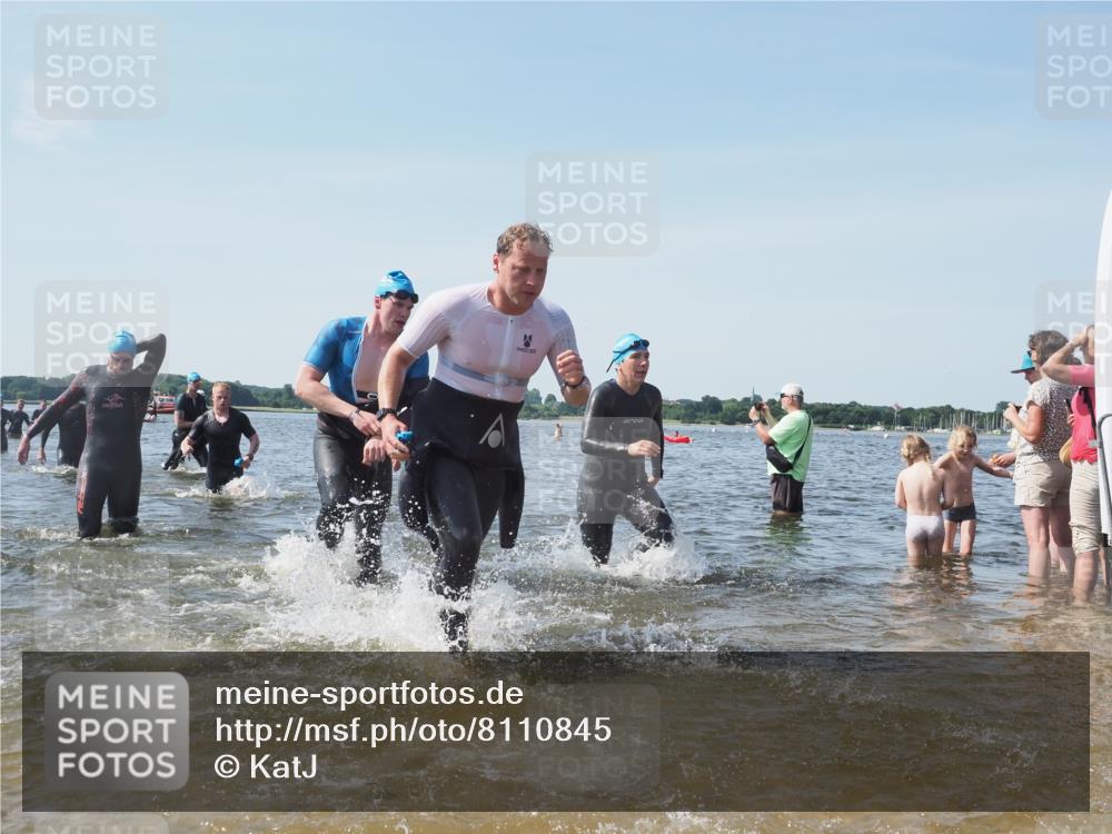 22.06.2025 - Viking Triathlon KatJ http://msf.ph/oto/8110845 22.06.2025 10:39:33 Schwimmen 25, 29, 83, 86, 93, 117, 138, 150, 195, 244, 298, 324, 337, 474, 529 meine-sportfotos.de