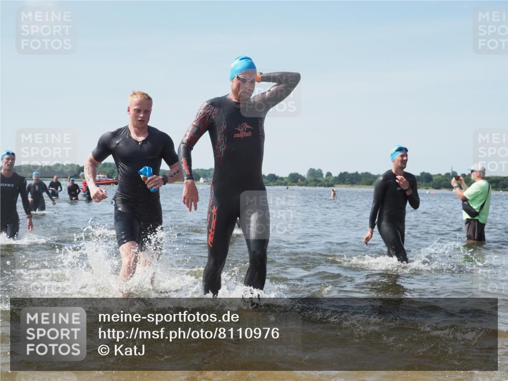 22.06.2025 - Viking Triathlon KatJ http://msf.ph/oto/8110976 22.06.2025 10:39:37 Schwimmen 25, 29, 86, 93, 117, 138, 150, 244, 298, 324, 337, 423, 529 meine-sportfotos.de