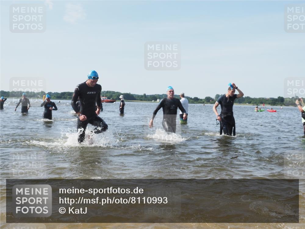 22.06.2025 - Viking Triathlon KatJ http://msf.ph/oto/8110993 22.06.2025 10:39:39 Schwimmen 25, 29, 86, 93, 117, 138, 150, 244, 337, 423, 529 meine-sportfotos.de