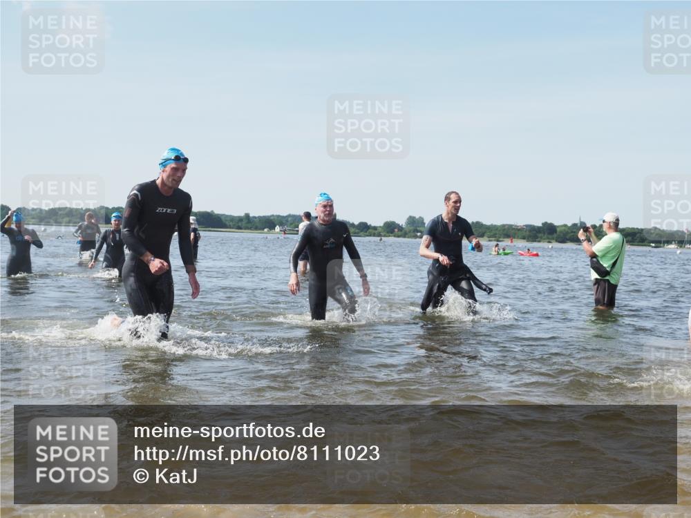 22.06.2025 - Viking Triathlon KatJ http://msf.ph/oto/8111023 22.06.2025 10:39:39 Schwimmen 25, 29, 86, 93, 117, 138, 150, 244, 337, 423, 529 meine-sportfotos.de