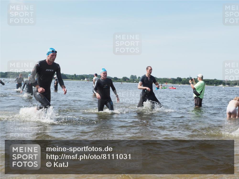 22.06.2025 - Viking Triathlon KatJ http://msf.ph/oto/8111031 22.06.2025 10:39:40 Schwimmen 25, 29, 86, 93, 117, 138, 150, 244, 337, 423, 518, 529 meine-sportfotos.de