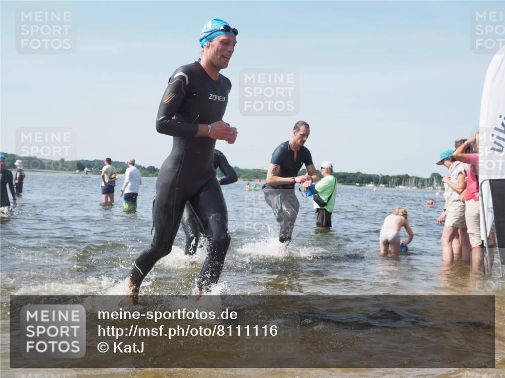 22.06.2025 - Viking Triathlon KatJ http://msf.ph/oto/8111116 22.06.2025 10:39:41 Schwimmen 25, 29, 86, 93, 138, 150, 244, 337, 423, 518, 529 meine-sportfotos.de