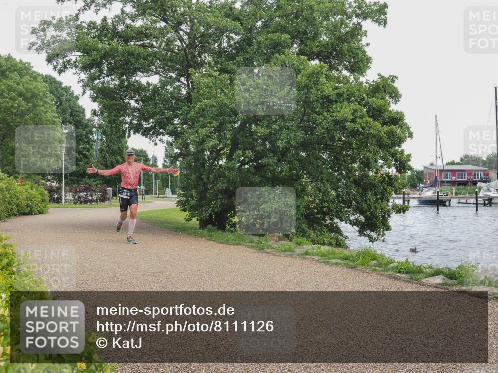 22.06.2025 - Viking Triathlon KatJ http://msf.ph/oto/8111126 22.06.2025 15:03:24 Laufen 64 meine-sportfotos.de
