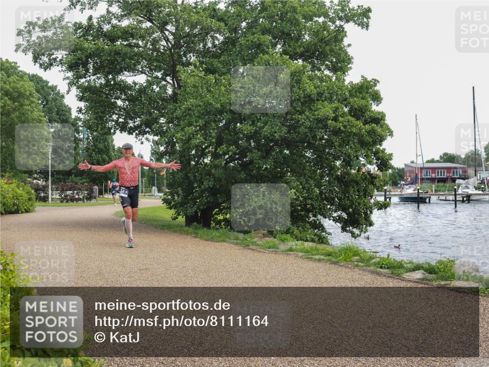 22.06.2025 - Viking Triathlon KatJ http://msf.ph/oto/8111164 22.06.2025 15:03:25 Laufen 64 meine-sportfotos.de