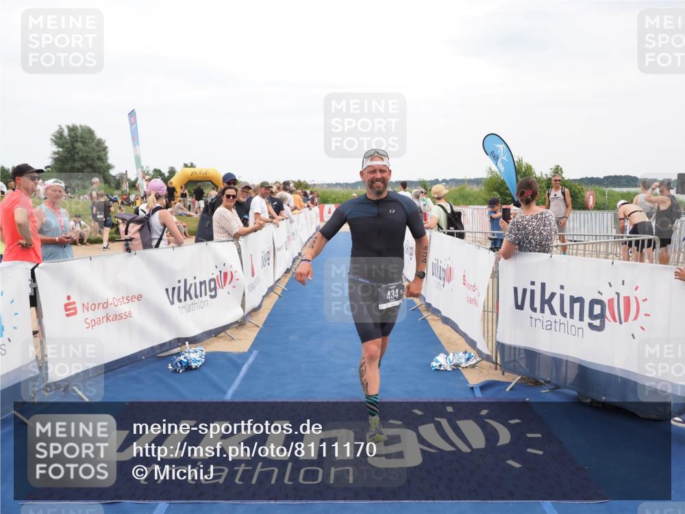 22.06.2025 - Viking Triathlon MichiJ http://msf.ph/oto/8111170 22.06.2025 15:02:25 Ziel 434 meine-sportfotos.de
