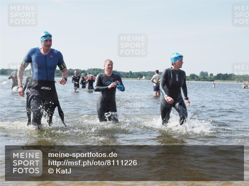 22.06.2025 - Viking Triathlon KatJ http://msf.ph/oto/8111226 22.06.2025 10:39:46 Schwimmen 25, 29, 86, 138, 244, 423, 437, 518, 529 meine-sportfotos.de