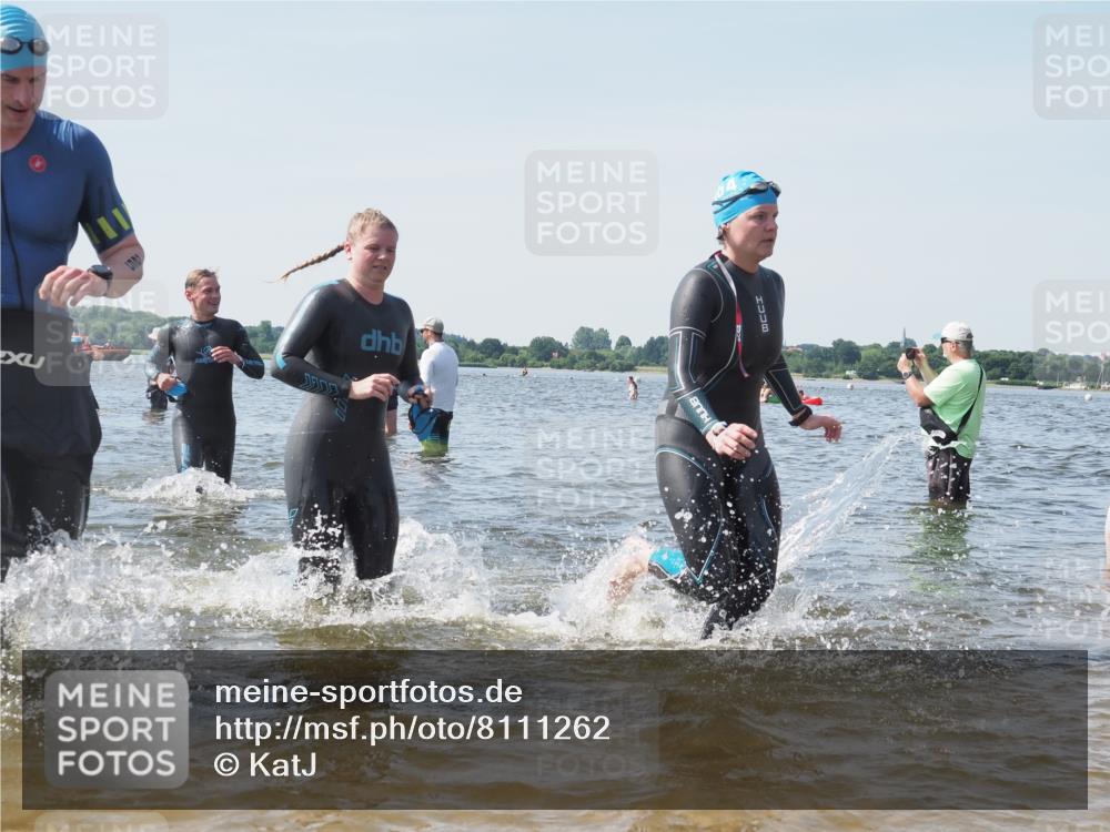 22.06.2025 - Viking Triathlon KatJ http://msf.ph/oto/8111262 22.06.2025 10:39:47 Schwimmen 25, 29, 86, 244, 283, 423, 437, 518 meine-sportfotos.de