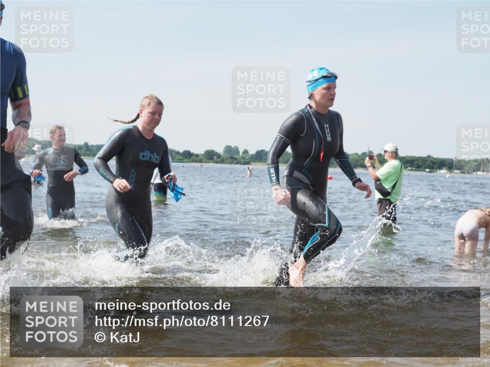 22.06.2025 - Viking Triathlon KatJ http://msf.ph/oto/8111267 22.06.2025 10:39:47 Schwimmen 25, 29, 86, 244, 283, 423, 437, 518 meine-sportfotos.de