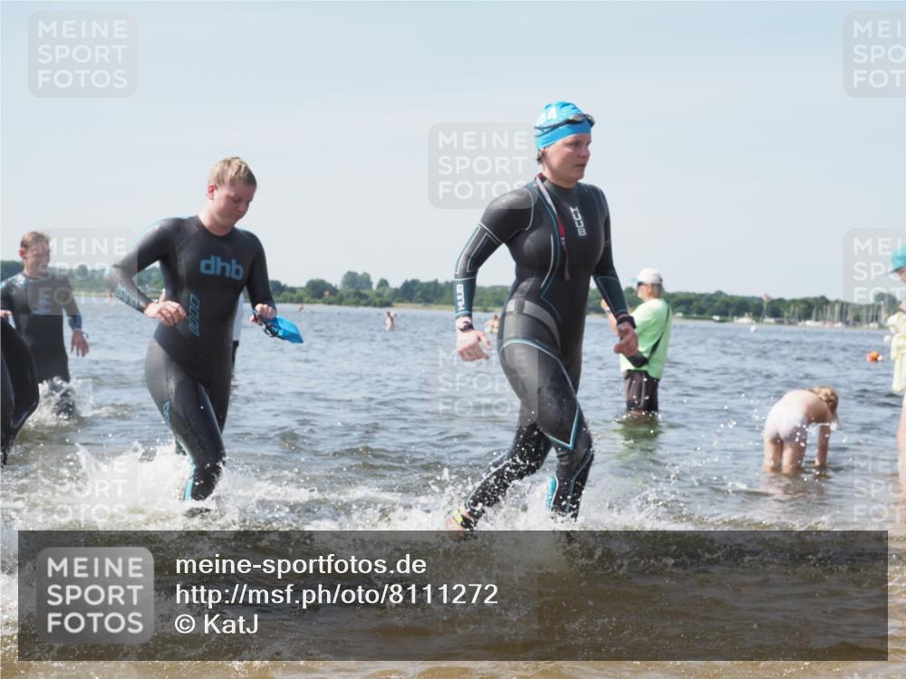 22.06.2025 - Viking Triathlon KatJ http://msf.ph/oto/8111272 22.06.2025 10:39:47 Schwimmen 25, 29, 86, 244, 283, 423, 437, 518 meine-sportfotos.de