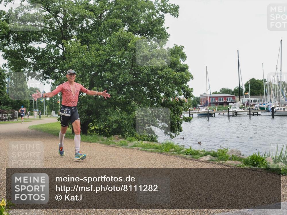 22.06.2025 - Viking Triathlon KatJ http://msf.ph/oto/8111282 22.06.2025 15:03:26 Laufen 64 meine-sportfotos.de