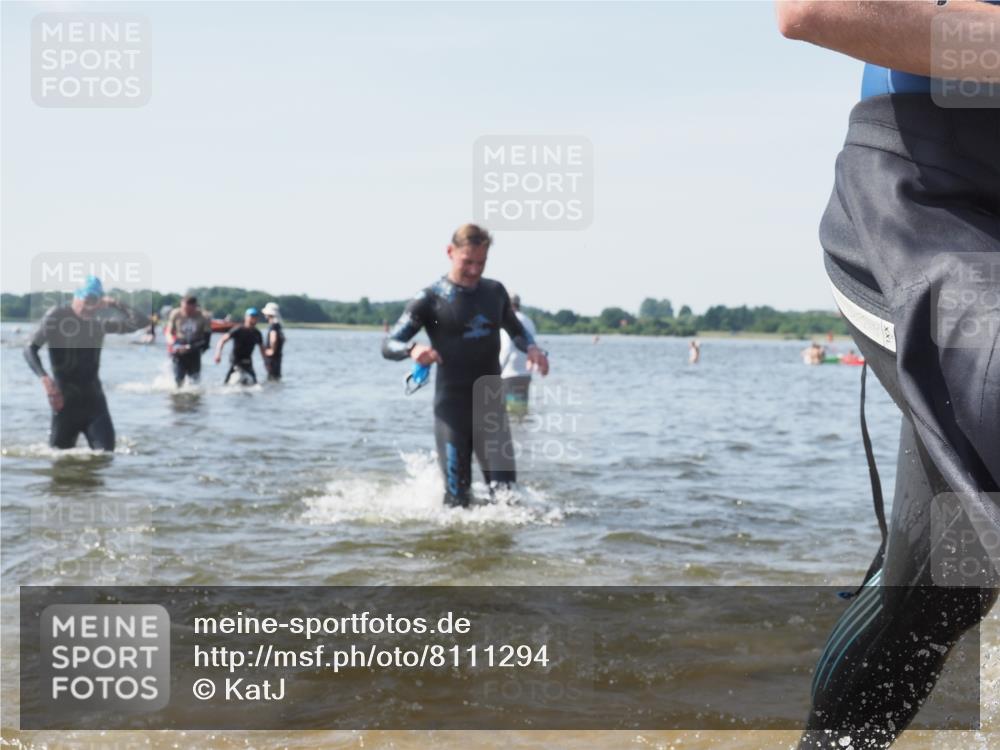 22.06.2025 - Viking Triathlon KatJ http://msf.ph/oto/8111294 22.06.2025 10:39:49 Schwimmen 25, 29, 86, 244, 283, 423, 437, 518 meine-sportfotos.de