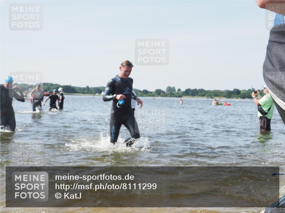 22.06.2025 - Viking Triathlon KatJ http://msf.ph/oto/8111299 22.06.2025 10:39:49 Schwimmen 25, 29, 86, 244, 283, 423, 437, 518 meine-sportfotos.de