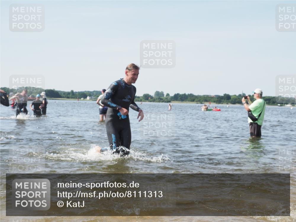 22.06.2025 - Viking Triathlon KatJ http://msf.ph/oto/8111313 22.06.2025 10:39:49 Schwimmen 25, 29, 86, 244, 283, 423, 437, 518 meine-sportfotos.de