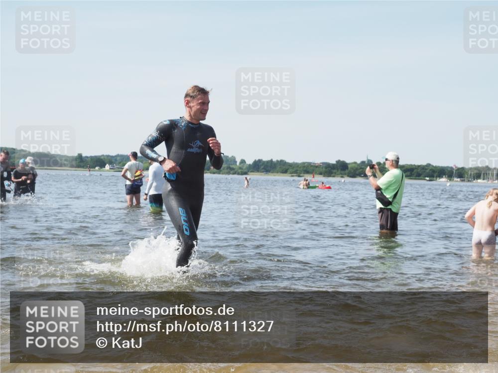 22.06.2025 - Viking Triathlon KatJ http://msf.ph/oto/8111327 22.06.2025 10:39:49 Schwimmen 25, 29, 86, 244, 283, 423, 437, 518 meine-sportfotos.de