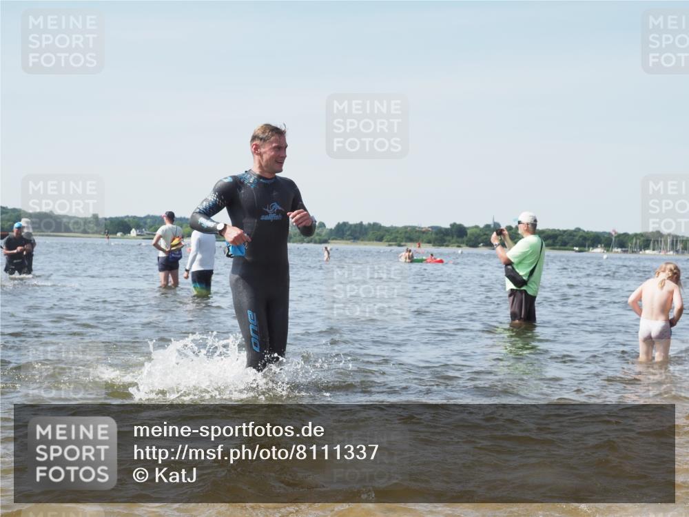 22.06.2025 - Viking Triathlon KatJ http://msf.ph/oto/8111337 22.06.2025 10:39:49 Schwimmen 25, 29, 86, 244, 283, 423, 437, 518 meine-sportfotos.de