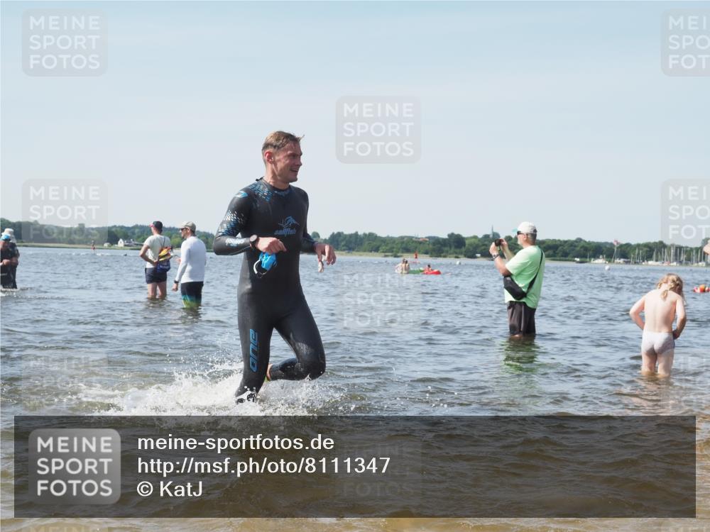 22.06.2025 - Viking Triathlon KatJ http://msf.ph/oto/8111347 22.06.2025 10:39:49 Schwimmen 25, 29, 86, 244, 283, 423, 437, 518 meine-sportfotos.de
