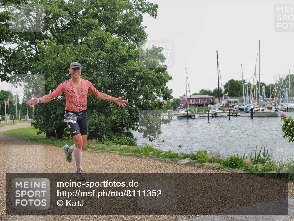 22.06.2025 - Viking Triathlon KatJ http://msf.ph/oto/8111352 22.06.2025 15:03:26 Laufen 64 meine-sportfotos.de