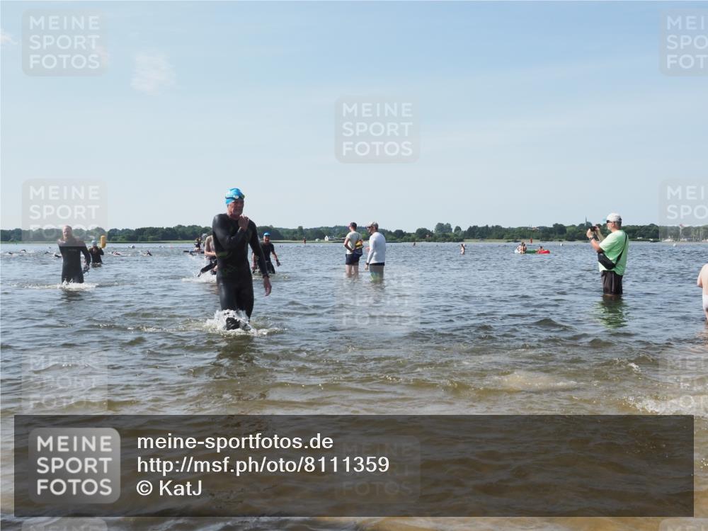 22.06.2025 - Viking Triathlon KatJ http://msf.ph/oto/8111359 22.06.2025 10:39:51 Schwimmen 25, 29, 244, 283, 423, 437, 518 meine-sportfotos.de