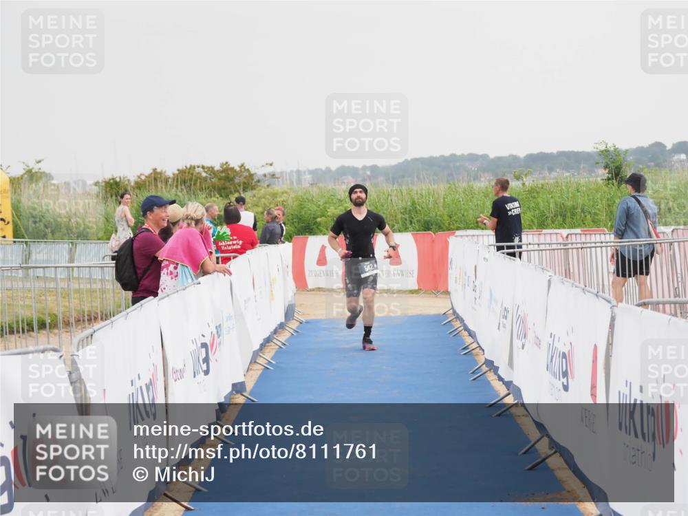 22.06.2025 - Viking Triathlon MichiJ http://msf.ph/oto/8111761 22.06.2025 16:41:07 Ziel 542 meine-sportfotos.de