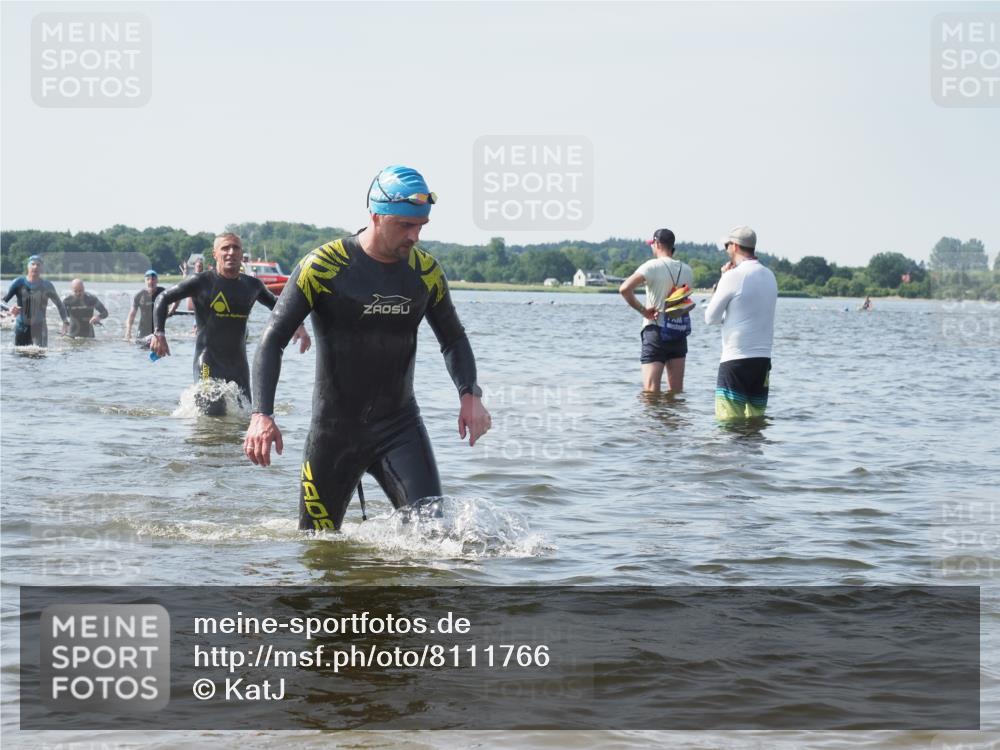 22.06.2025 - Viking Triathlon KatJ http://msf.ph/oto/8111766 22.06.2025 10:40:09 Schwimmen 248, 379, 394, 487, 538, 553 meine-sportfotos.de