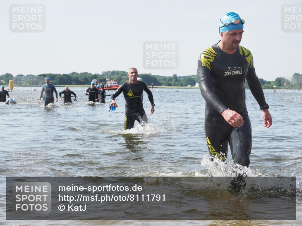 22.06.2025 - Viking Triathlon KatJ http://msf.ph/oto/8111791 22.06.2025 10:40:12 Schwimmen 248, 379, 385, 394, 487, 517, 538, 553 meine-sportfotos.de