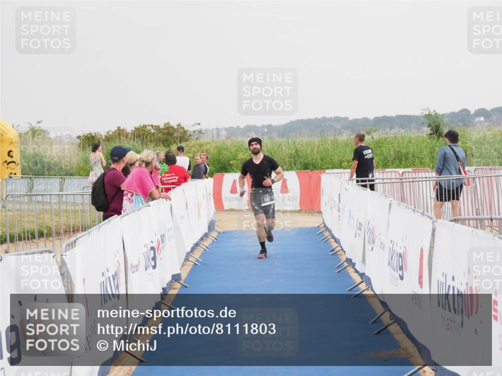 22.06.2025 - Viking Triathlon MichiJ http://msf.ph/oto/8111803 22.06.2025 16:41:07 Ziel 542 meine-sportfotos.de
