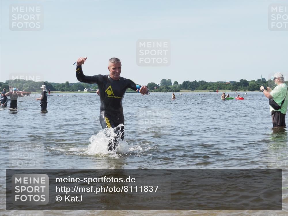22.06.2025 - Viking Triathlon KatJ http://msf.ph/oto/8111837 22.06.2025 10:40:15 Schwimmen 248, 375, 379, 385, 394, 487, 517, 538, 553 meine-sportfotos.de