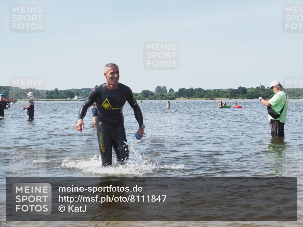 22.06.2025 - Viking Triathlon KatJ http://msf.ph/oto/8111847 22.06.2025 10:40:15 Schwimmen 248, 375, 379, 385, 394, 487, 517, 538, 553 meine-sportfotos.de