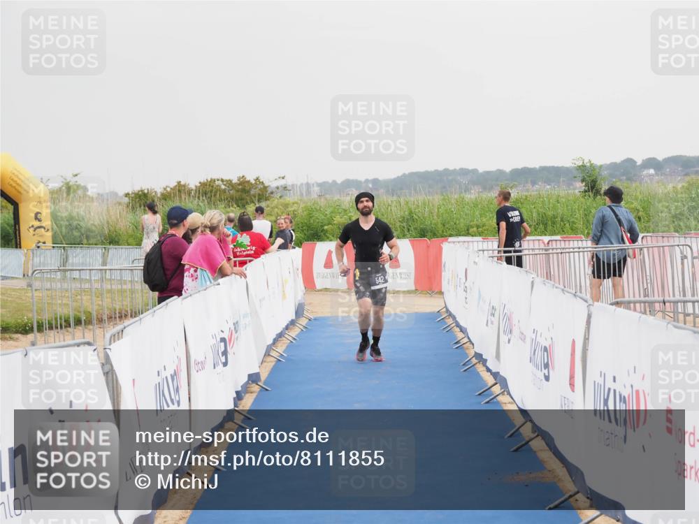 22.06.2025 - Viking Triathlon MichiJ http://msf.ph/oto/8111855 22.06.2025 16:41:07 Ziel 542 meine-sportfotos.de