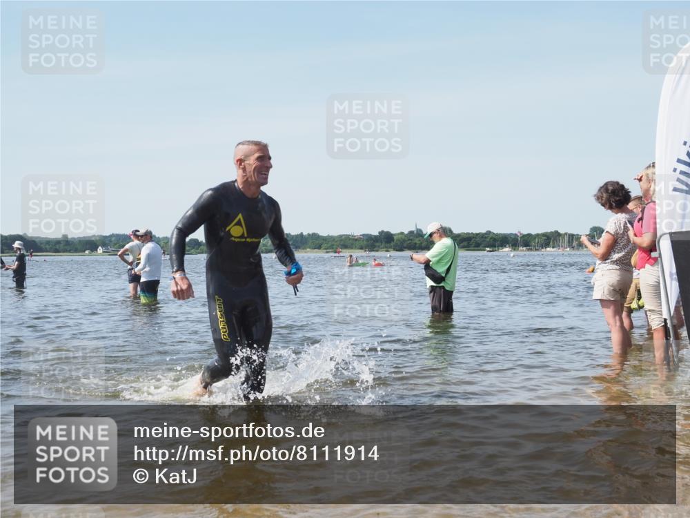 22.06.2025 - Viking Triathlon KatJ http://msf.ph/oto/8111914 22.06.2025 10:40:17 Schwimmen 248, 375, 379, 385, 394, 487, 517, 553 meine-sportfotos.de