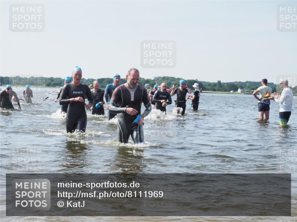 22.06.2025 - Viking Triathlon KatJ http://msf.ph/oto/8111969 22.06.2025 10:40:20 Schwimmen 248, 254, 375, 379, 385, 394, 487, 511, 517, 553 meine-sportfotos.de