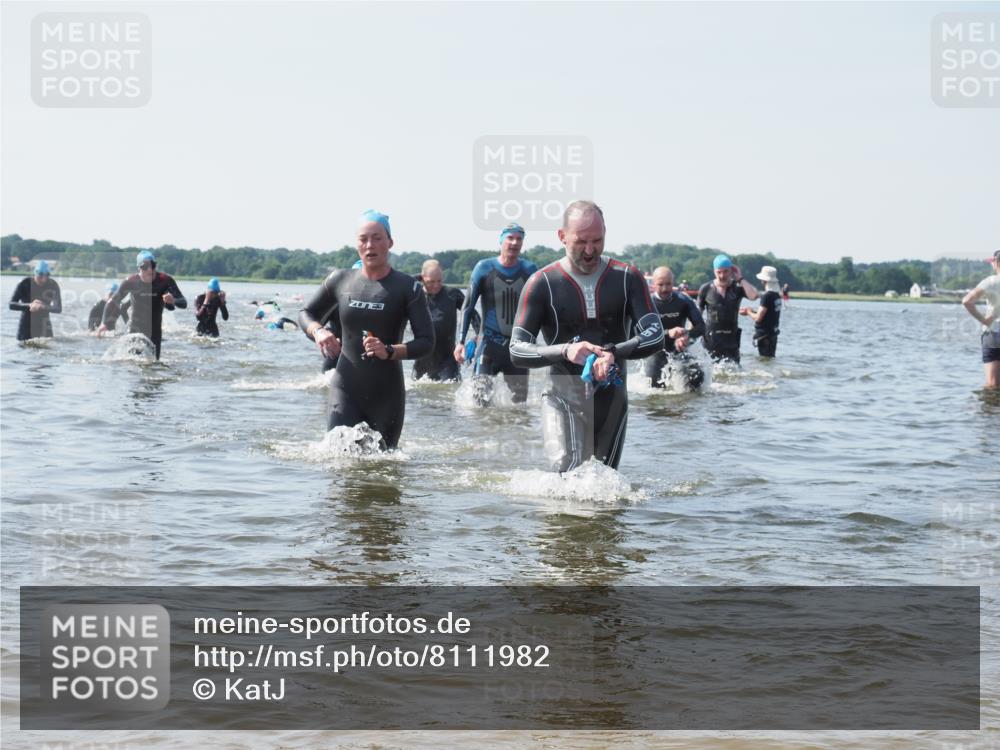 22.06.2025 - Viking Triathlon KatJ http://msf.ph/oto/8111982 22.06.2025 10:40:21 Schwimmen 228, 254, 291, 375, 379, 385, 394, 487, 511, 517, 553 meine-sportfotos.de