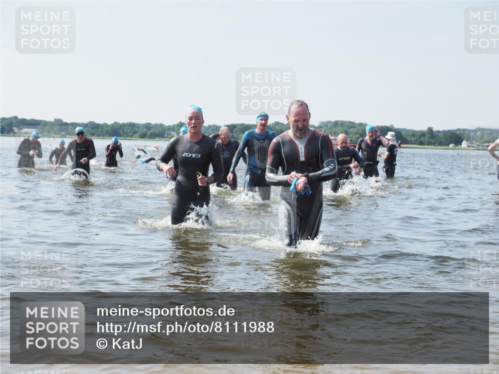 22.06.2025 - Viking Triathlon KatJ http://msf.ph/oto/8111988 22.06.2025 10:40:21 Schwimmen 228, 254, 291, 375, 379, 385, 394, 487, 511, 517, 553 meine-sportfotos.de