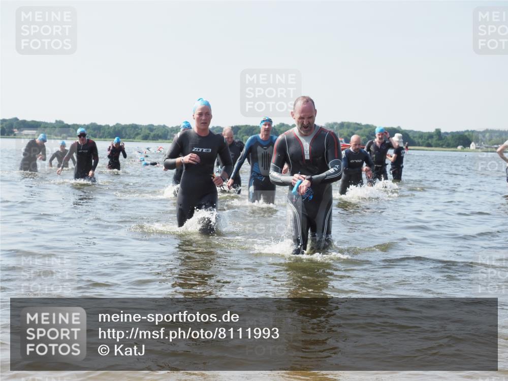 22.06.2025 - Viking Triathlon KatJ http://msf.ph/oto/8111993 22.06.2025 10:40:21 Schwimmen 228, 254, 291, 375, 379, 385, 394, 487, 511, 517, 553 meine-sportfotos.de