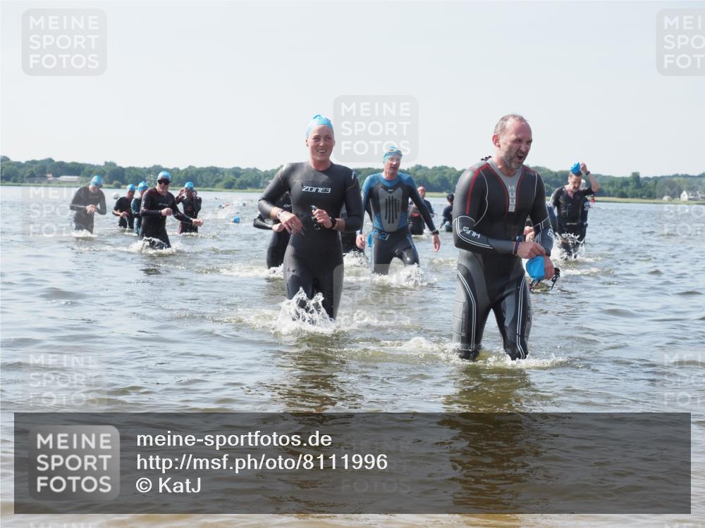 22.06.2025 - Viking Triathlon KatJ http://msf.ph/oto/8111996 22.06.2025 10:40:22 Schwimmen 44, 228, 254, 291, 375, 379, 385, 394, 487, 511, 517, 553 meine-sportfotos.de