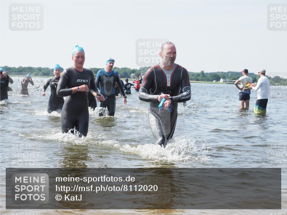 22.06.2025 - Viking Triathlon KatJ http://msf.ph/oto/8112020 22.06.2025 10:40:22 Schwimmen 44, 228, 254, 291, 375, 379, 385, 394, 487, 511, 517, 553 meine-sportfotos.de