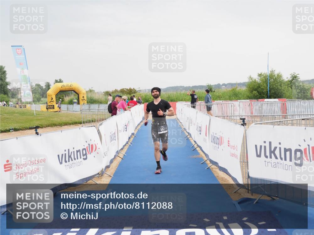 22.06.2025 - Viking Triathlon MichiJ http://msf.ph/oto/8112088 22.06.2025 16:41:11 Ziel 542 meine-sportfotos.de