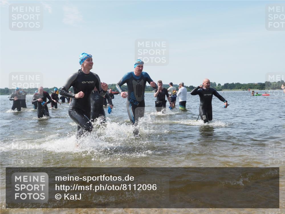 22.06.2025 - Viking Triathlon KatJ http://msf.ph/oto/8112096 22.06.2025 10:40:26 Schwimmen 44, 228, 254, 275, 291, 325, 375, 379, 385, 394, 487, 511, 514, 517, 553, 556, 644, 657 meine-sportfotos.de