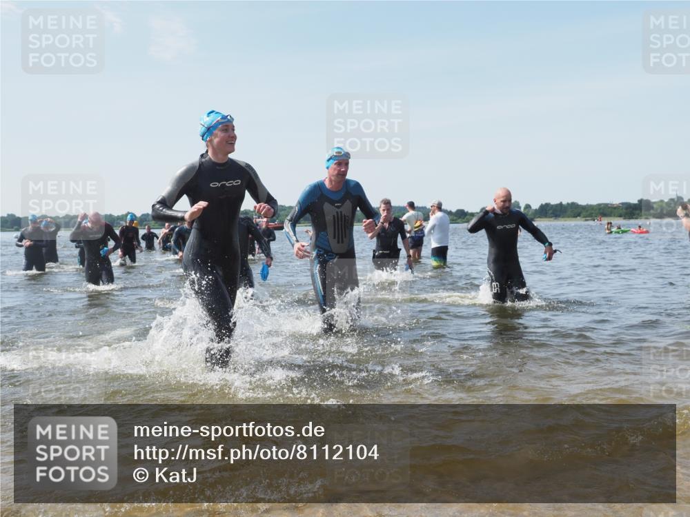 22.06.2025 - Viking Triathlon KatJ http://msf.ph/oto/8112104 22.06.2025 10:40:26 Schwimmen 44, 228, 254, 275, 291, 325, 375, 379, 385, 394, 487, 511, 514, 517, 553, 556, 644, 657 meine-sportfotos.de