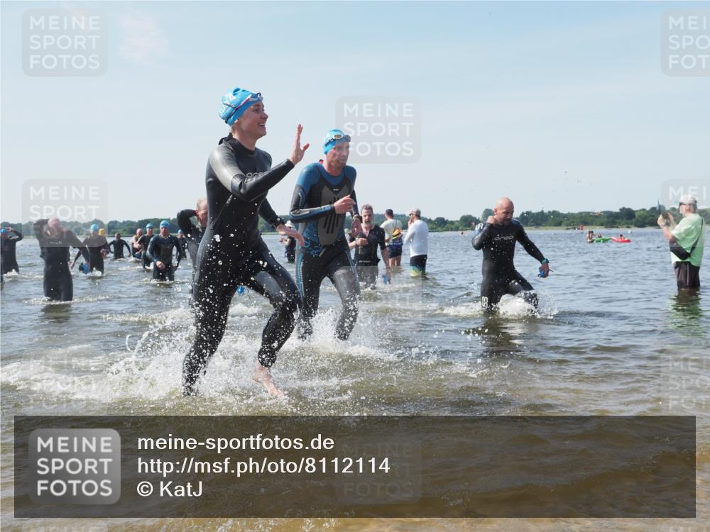 22.06.2025 - Viking Triathlon KatJ http://msf.ph/oto/8112114 22.06.2025 10:40:26 Schwimmen 44, 228, 254, 275, 291, 325, 375, 379, 385, 394, 487, 511, 514, 517, 553, 556, 644, 657 meine-sportfotos.de