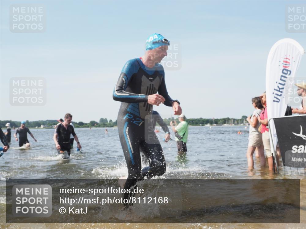 22.06.2025 - Viking Triathlon KatJ http://msf.ph/oto/8112168 22.06.2025 10:40:28 Schwimmen 44, 228, 254, 275, 291, 325, 375, 379, 385, 487, 511, 514, 517, 556, 644, 657 meine-sportfotos.de