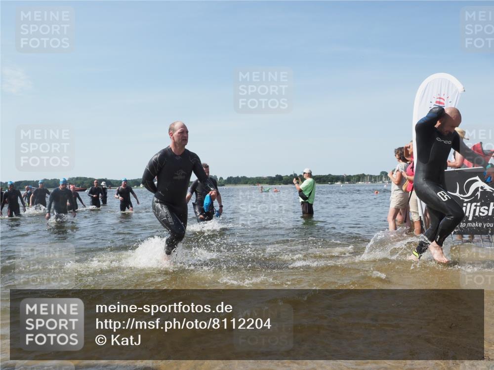 22.06.2025 - Viking Triathlon KatJ http://msf.ph/oto/8112204 22.06.2025 10:40:29 Schwimmen 44, 228, 239, 254, 275, 291, 325, 375, 379, 385, 487, 511, 514, 517, 556, 644, 657 meine-sportfotos.de