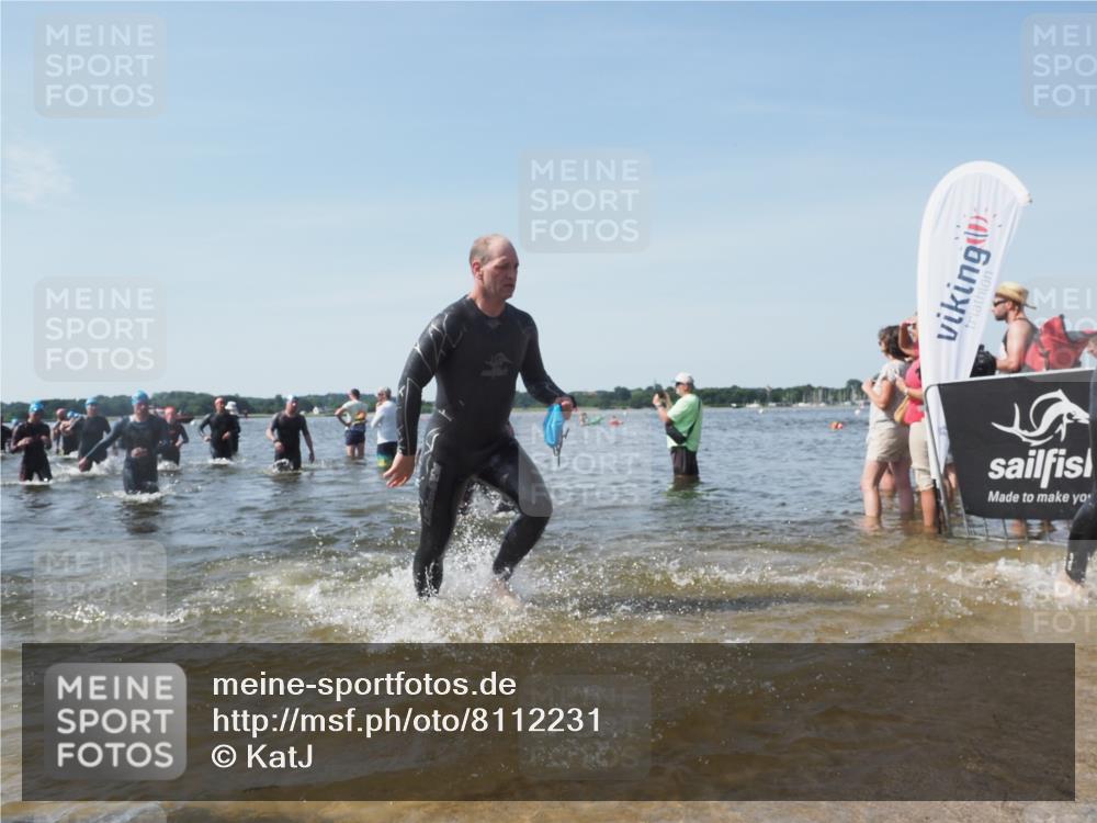 22.06.2025 - Viking Triathlon KatJ http://msf.ph/oto/8112231 22.06.2025 10:40:30 Schwimmen 44, 228, 239, 254, 275, 291, 325, 375, 385, 487, 511, 514, 517, 556, 644, 655, 657 meine-sportfotos.de