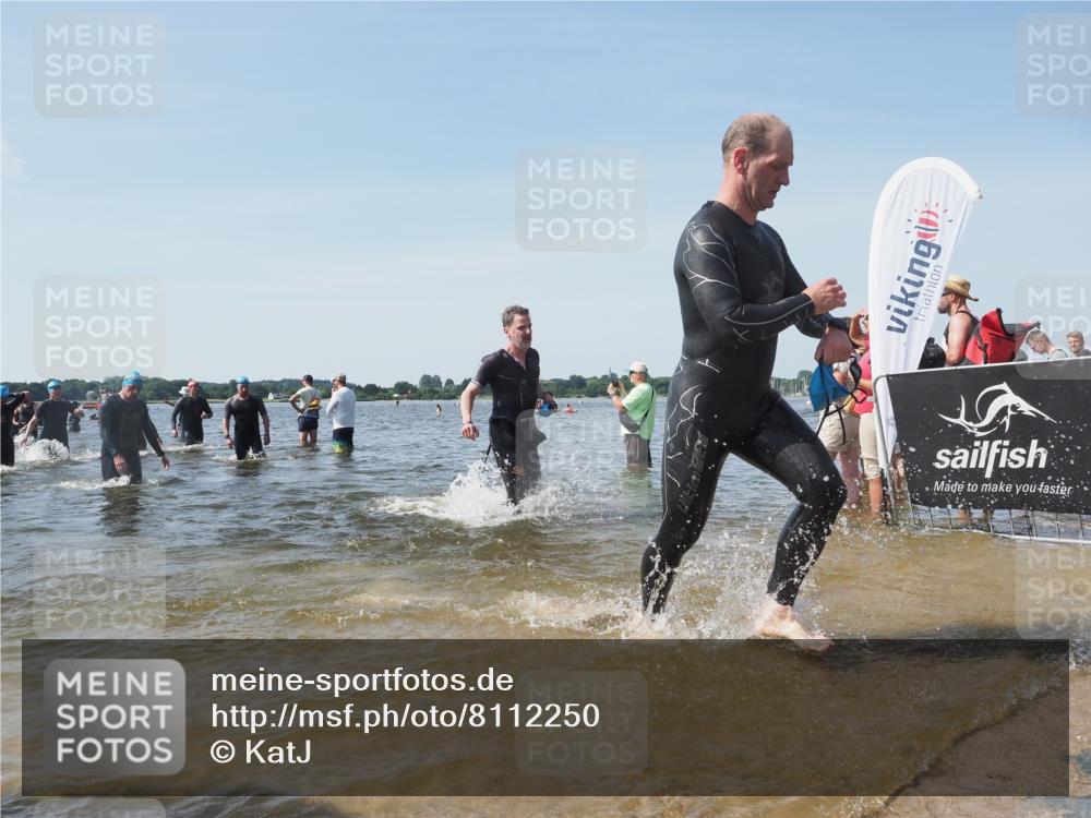 22.06.2025 - Viking Triathlon KatJ http://msf.ph/oto/8112250 22.06.2025 10:40:30 Schwimmen 44, 228, 239, 254, 275, 291, 325, 375, 385, 487, 511, 514, 517, 556, 644, 655, 657 meine-sportfotos.de