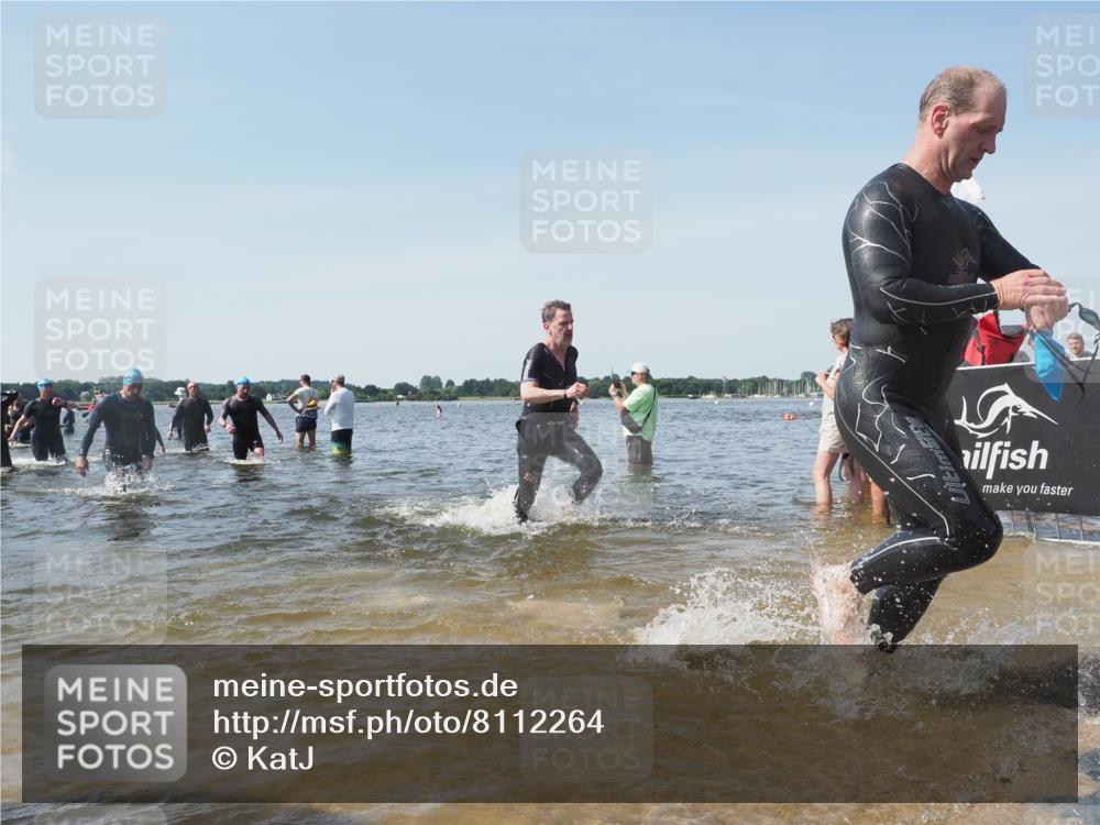 22.06.2025 - Viking Triathlon KatJ http://msf.ph/oto/8112264 22.06.2025 10:40:31 Schwimmen 44, 228, 239, 254, 275, 291, 325, 375, 385, 511, 514, 517, 556, 644, 655, 657 meine-sportfotos.de
