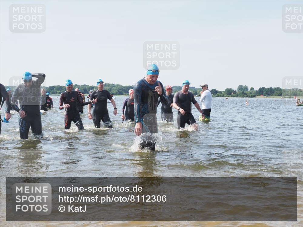 22.06.2025 - Viking Triathlon KatJ http://msf.ph/oto/8112306 22.06.2025 10:40:33 Schwimmen 44, 228, 235, 239, 254, 275, 291, 325, 361, 375, 385, 511, 514, 556, 644, 655, 657 meine-sportfotos.de
