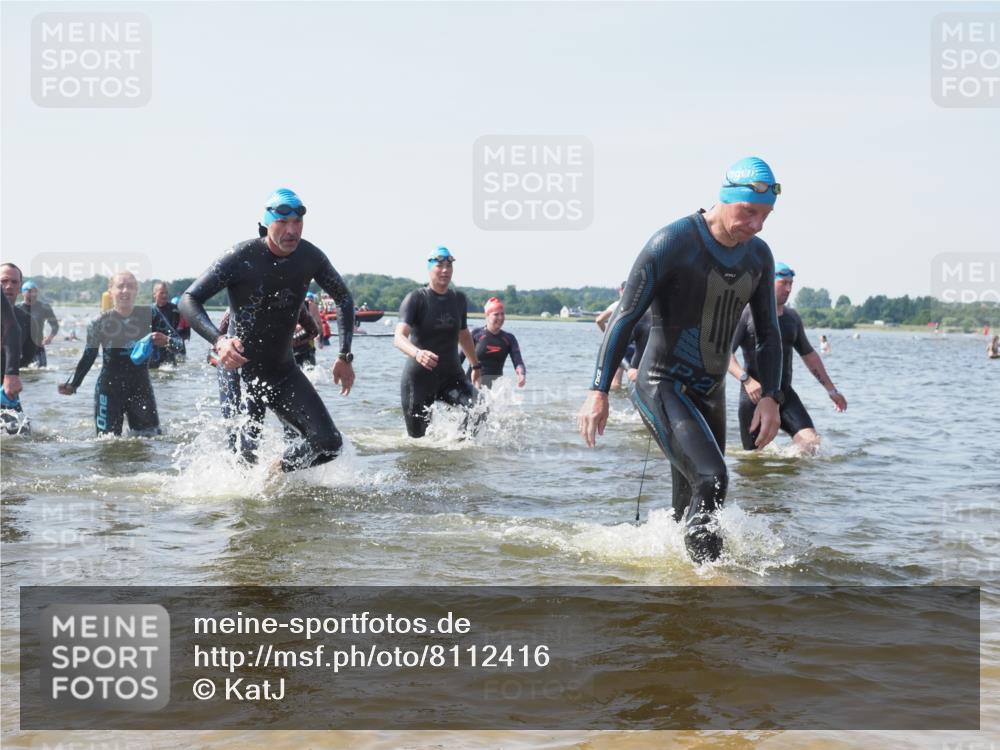 22.06.2025 - Viking Triathlon KatJ http://msf.ph/oto/8112416 22.06.2025 10:40:35 Schwimmen 44, 228, 235, 239, 254, 266, 275, 291, 325, 361, 462, 511, 514, 556, 644, 655, 657 meine-sportfotos.de