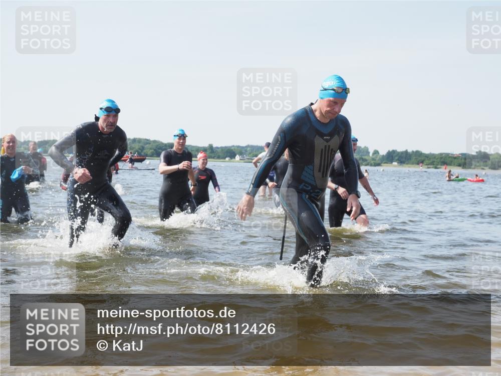 22.06.2025 - Viking Triathlon KatJ http://msf.ph/oto/8112426 22.06.2025 10:40:35 Schwimmen 44, 228, 235, 239, 254, 266, 275, 291, 325, 361, 462, 511, 514, 556, 644, 655, 657 meine-sportfotos.de