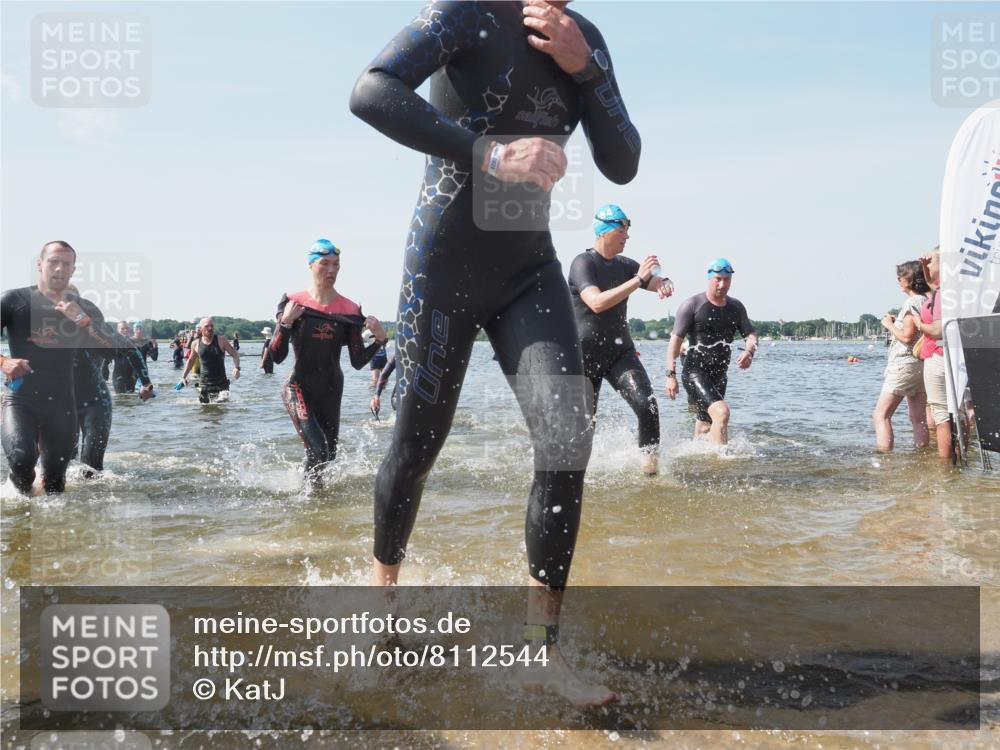 22.06.2025 - Viking Triathlon KatJ http://msf.ph/oto/8112544 22.06.2025 10:40:38 Schwimmen 44, 228, 235, 239, 254, 266, 275, 291, 325, 361, 462, 511, 514, 556, 644, 655, 657 meine-sportfotos.de